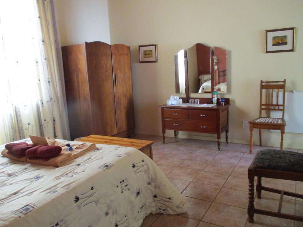 Van Rhyn Guest House Vanrhynsdorp Экстерьер фото