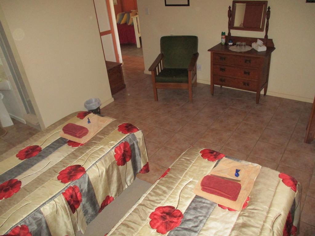 Van Rhyn Guest House Vanrhynsdorp Экстерьер фото