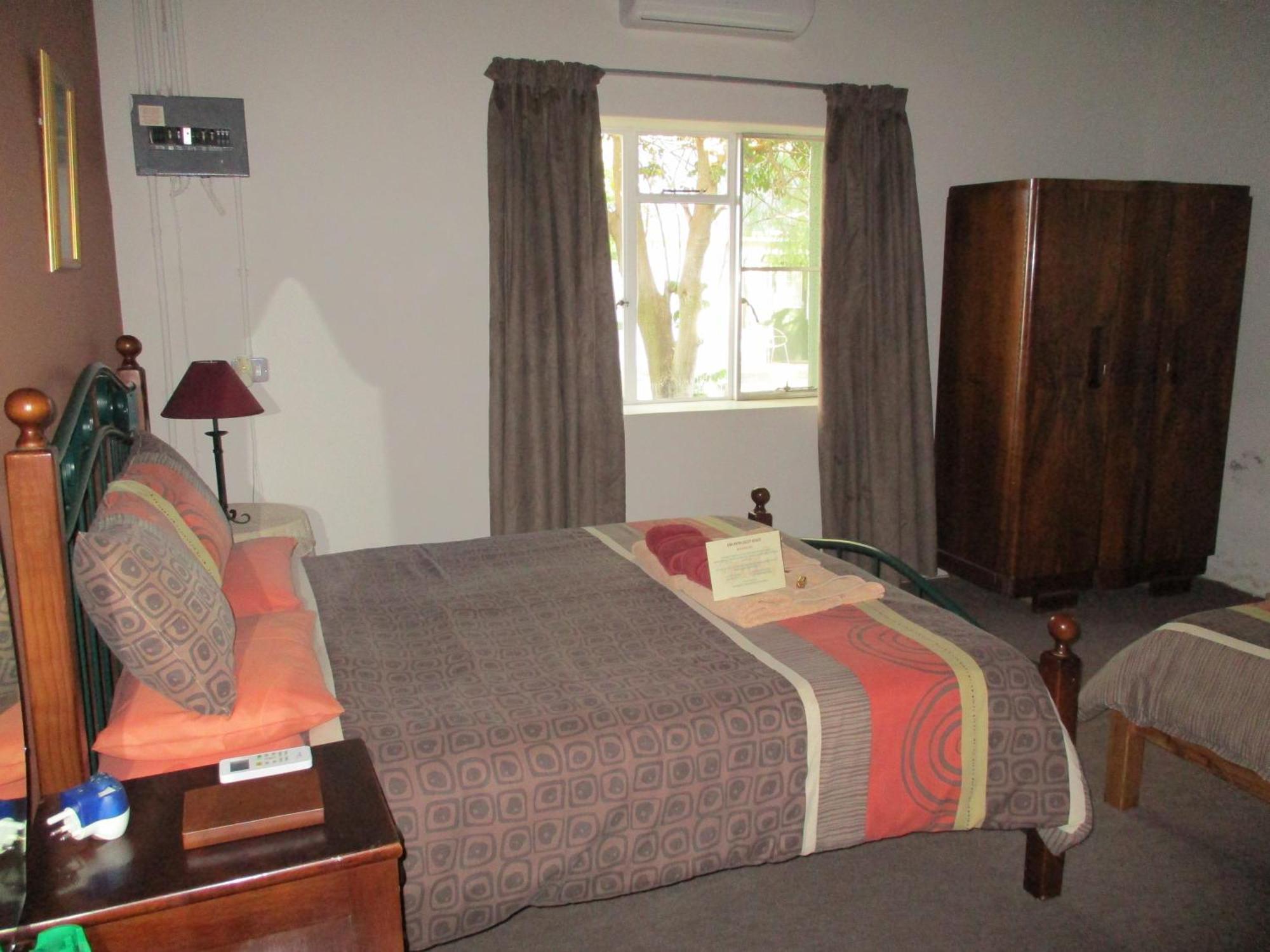 Van Rhyn Guest House Vanrhynsdorp Экстерьер фото