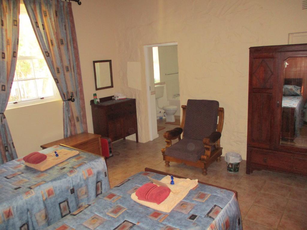 Van Rhyn Guest House Vanrhynsdorp Экстерьер фото