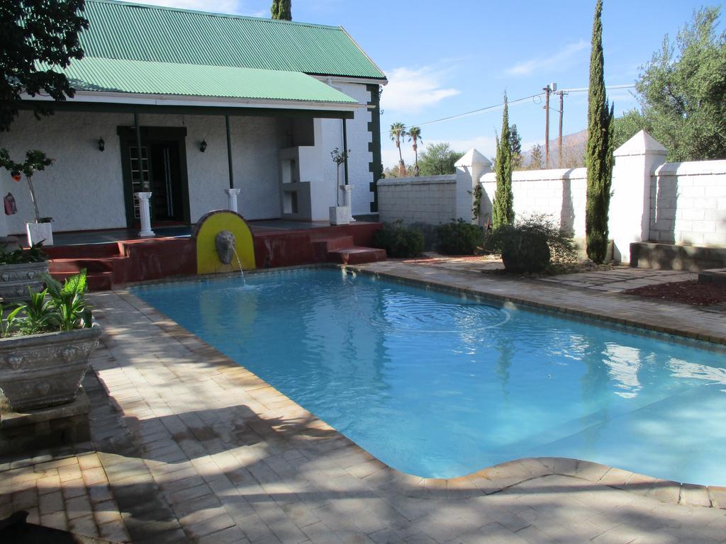 Van Rhyn Guest House Vanrhynsdorp Экстерьер фото