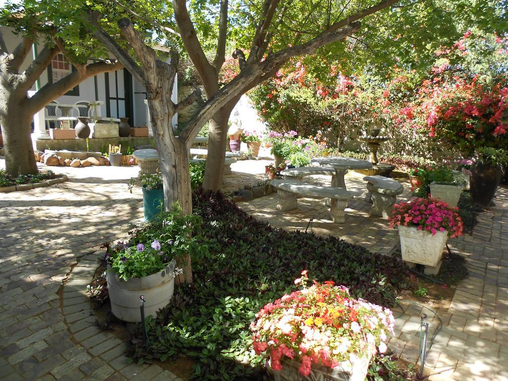 Van Rhyn Guest House Vanrhynsdorp Экстерьер фото